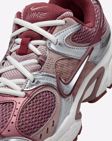 Nike V5 RNR Smokey Mauve detailbild