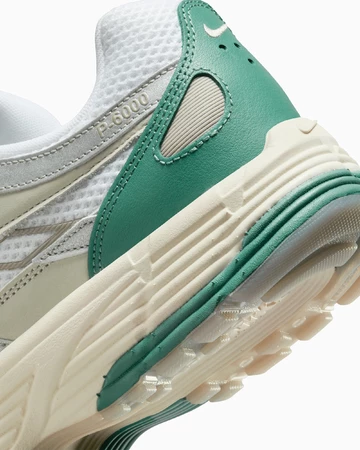Ferse des Nike P-6000 Light Bone