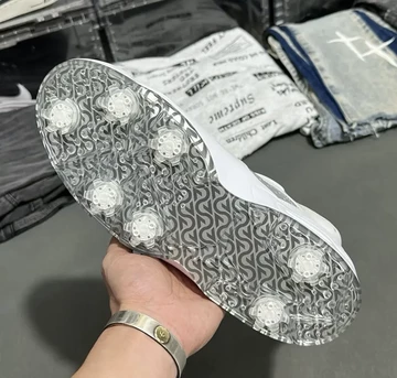 Jordan 6 Low Golf Gift Giving In Hand Sohle