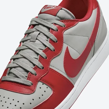 Nike Terminator Low UNLV Detail Zunge