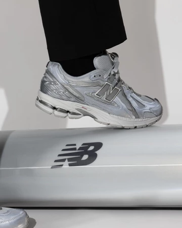 New Balance 1906R Silver - Lookbook (1)