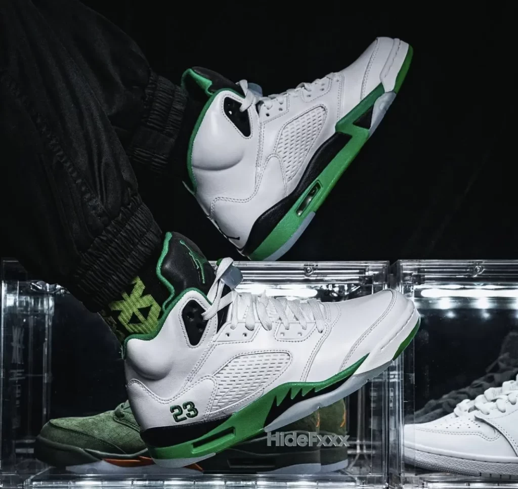 Black white and green jordans deals