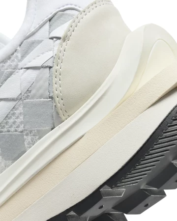 Jean Paul Gaultier Sacai Nike VaporWaffle Woven White Detail Ferse