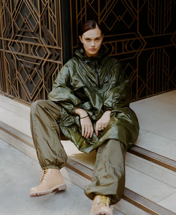 Lookbook Shooting vom Veneda Carter Timberland Heritage Boot Wheat Patent. Model: Veneda CarterLookbook Shooting vom Veneda Carter Timberland Heritage Boot Wheat Patent. Model: Veneda Carter