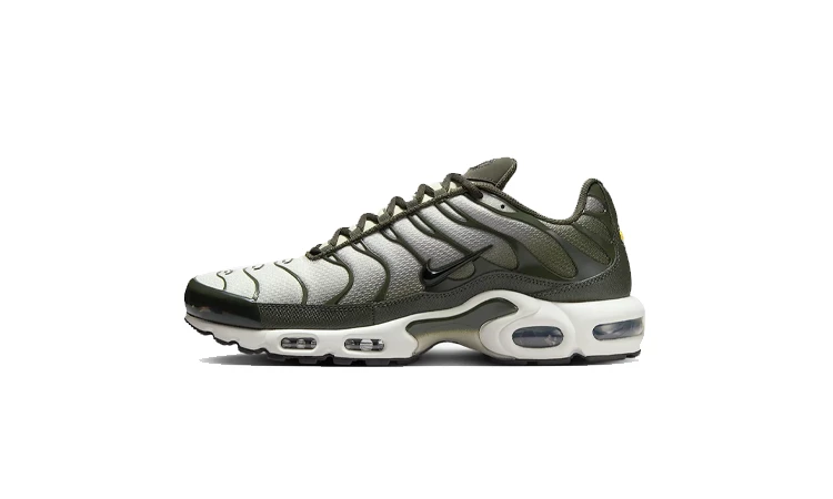 Nike air max plus black & sequoia best sale