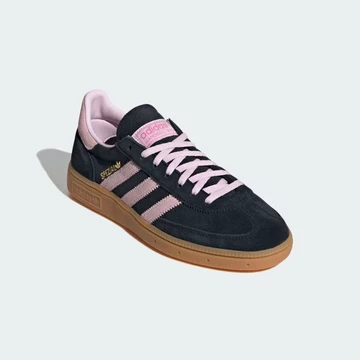 adidas Handball Spezial Black Pink schräg von vorne