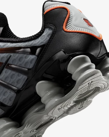 Nike Shox TL Bright Mandarin Detail Ferse