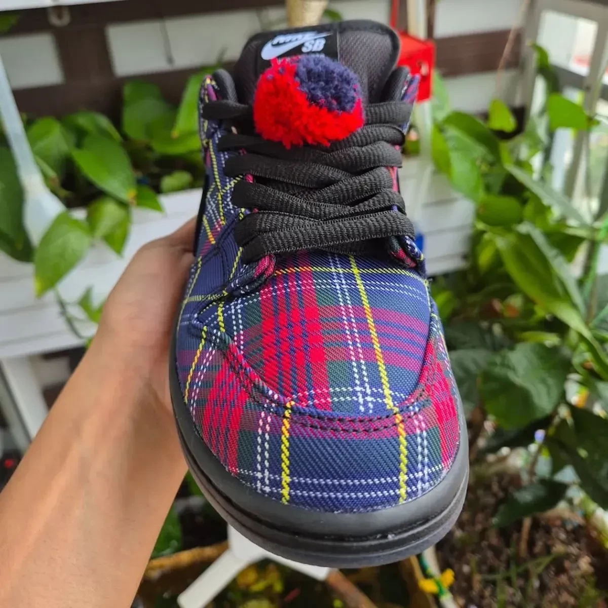 Nardwuar x Nike SB Dunk Low Red Blue II1493-600 | Dead Stock