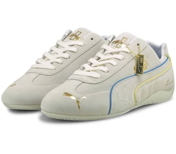 Ein Puma Sneaker mit dem Puma-Formstrip