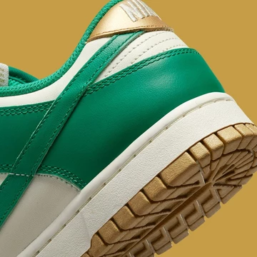 Dunk Low Malachite University Gold - Ferse Detail