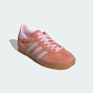 adidas Gazelle Indoor Wonder Clay schräg von vorne
