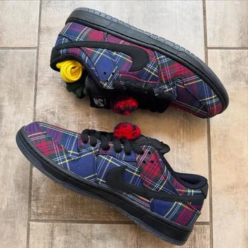 Nardwuar x Nike SB Dunk Low Red Blue