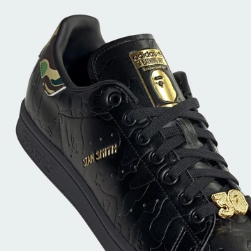 BAPE adidas Stan Smith 30th Anniversary Black closeup von der Seite