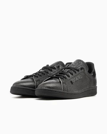 Fucking Awesome x adidas Stan Smith Core Black Paar schräg