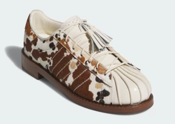 CLOT x adidas Superstar Dress Cow Print schräg