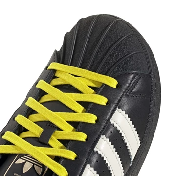 Pharrell Williams x adidas Superstar 92 Black Zehen Details