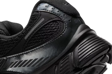 Nike V5 RNR Black Ferse Detail