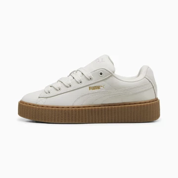 Der weiße Fenty Puma Creeper Phatty aus dem Earth Tone Pack von außen