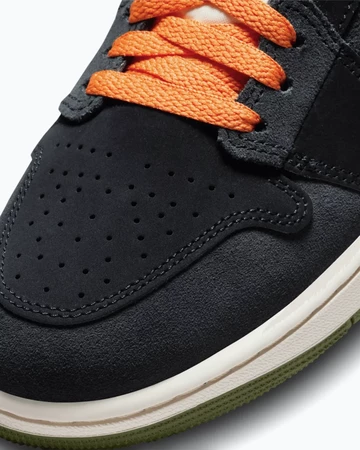 Jordan 1 Mid SE Craft Halloween Detail Toebox
