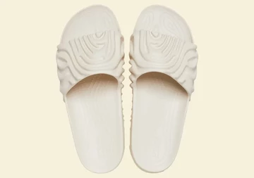 Salehe Bembury Crocs Pollex Slide Parsnip von oben