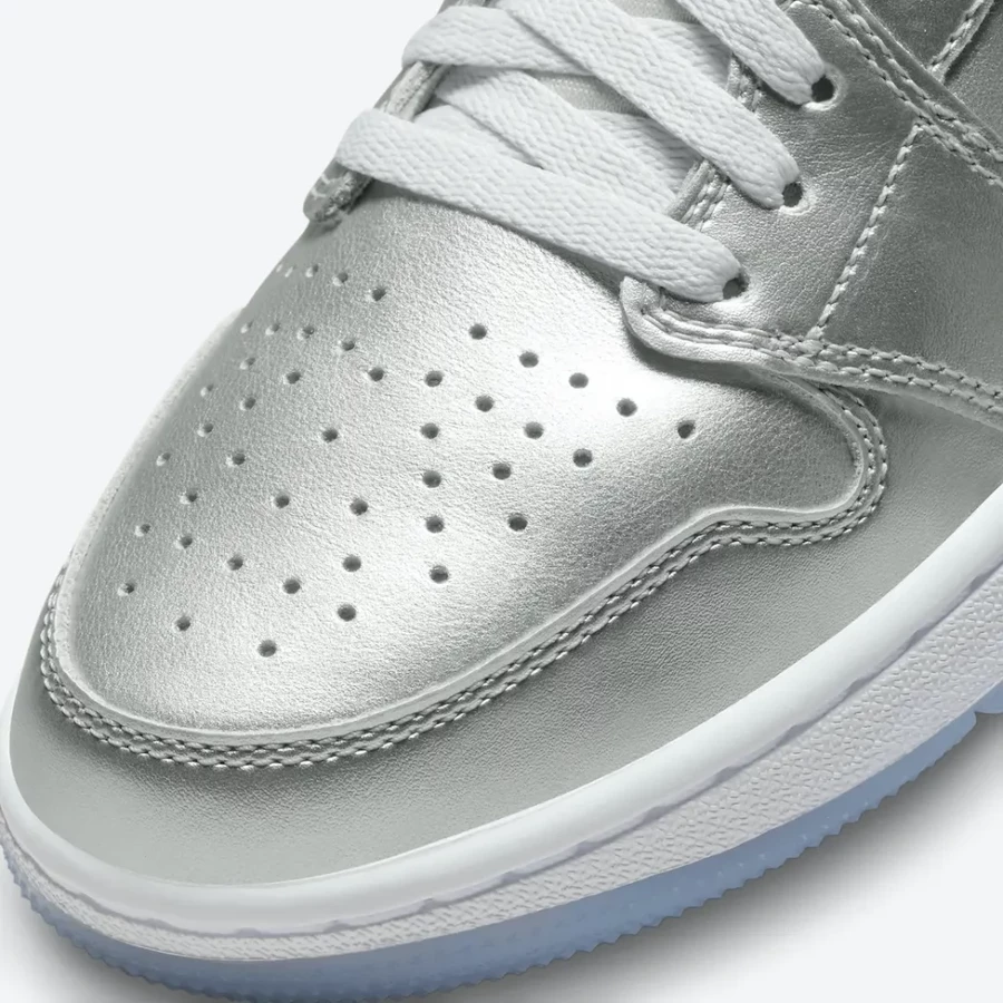 シューズ(男性用) Nike Air Jordan 1 High Golf Gift Giving Nike Air Jordan 1 High Golf NRG “Gift Giving”が国内11月17日より
