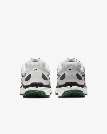 Der Nike P-6000 Green von hinten