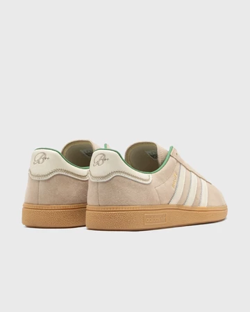 BSTN x adidas München Oktoberfest Beige Paar Fersen
