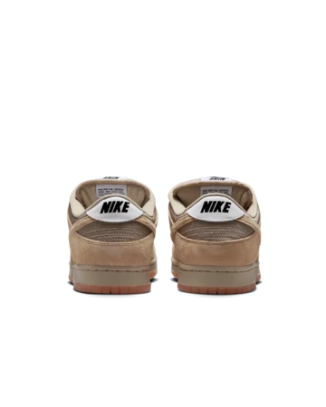 Nike SB Dunk Low Pro B Parachute Beige von hinten