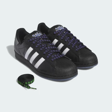 Der always adidas Superstar ADV mit extra Schnürsenkeln