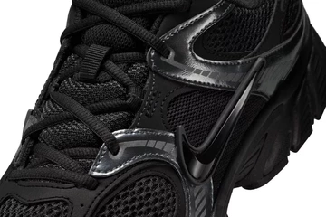 Nike V5 RNR Black Upper Detail