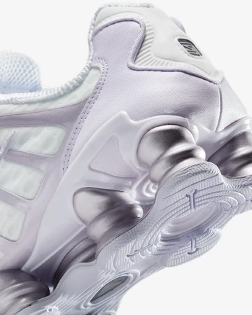 Nike Shox TL Barely Grape Ferse Details