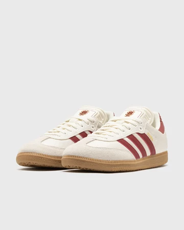 FC Bayern München x adidas Samba Beige Red Paar schräg seitlich