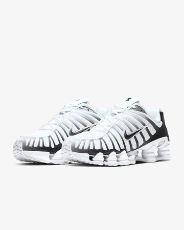Nike Shox TL Metallic Platinum Paar schräg seitlich