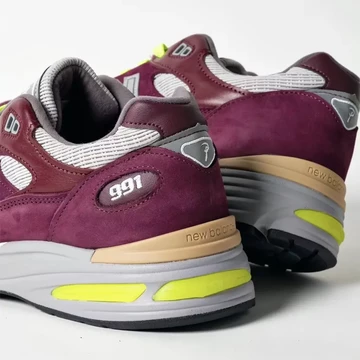 Patta New Balance 991v2 Purple Detail seitlich von HInten