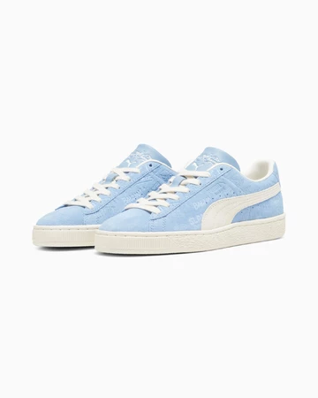 Der Sophia Chang Puma Suede Classic Blue White von schräg außen