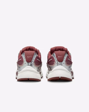 Nike V5 RNR Smokey Mauve von hinten