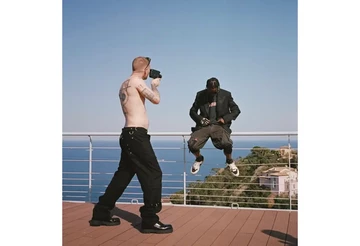 Travis Scott Jordan Jumpman Jack TR Sail - Travis beim Shooting mit dem Schuh