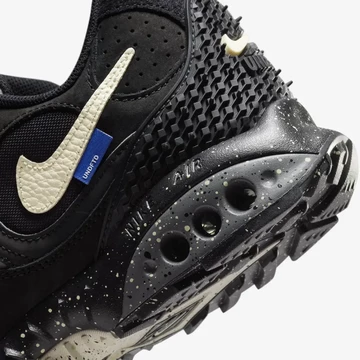 Undefeated Nike Air Terra Humara Black Ferse
