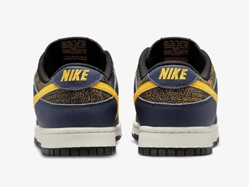 Dunk Low Vintage Michigan von hinten