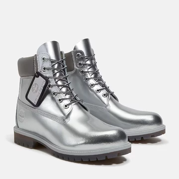 Veneda Carter x Timberland 6 Inch Boot Silver Paar seitlich