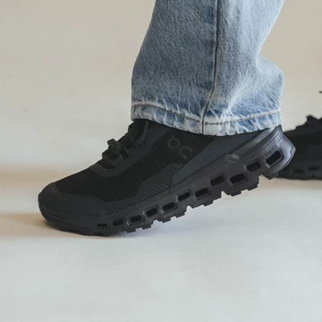 On Running Cloudultra 2 All Black am Fuß