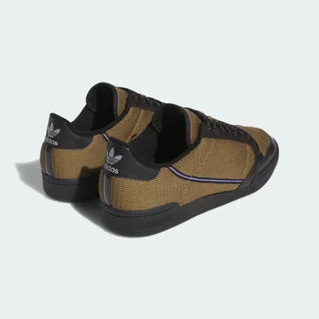 Blondey adidas Continental von hinten