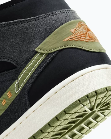 Jordan 1 Mid SE Craft Halloween Detail Ferse