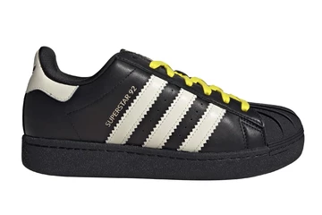Pharrell Williams x adidas Superstar 92 Black Außenseite