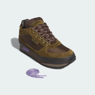 Blondey adidas Winterhill mit extra lila schnürsenkeln