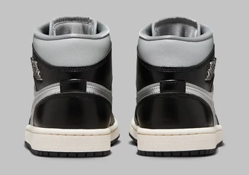 Jordan 1 Mid Black Chrome von hinten