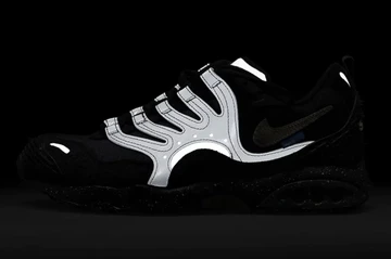 Undefeated Nike Air Terra Humara Black im Dunklen