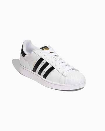 BEAMS x adidas Superstar White schräg seitlich