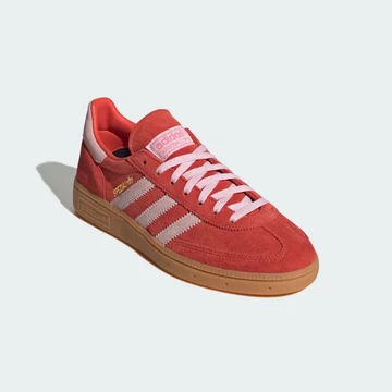 adidas Handball Spezial Bright Red schräg von vorne