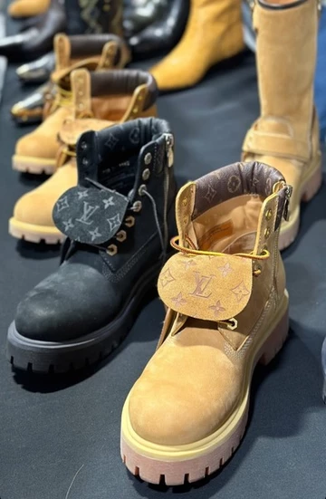 Louis Vuitton x Timberland 6" Premium Waterproof Boot Wheat von vorne